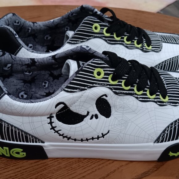 Disney Tim Burton's Nightmare Before Christmas low top shoes Size 10 1/2 - Picture 2 of 5